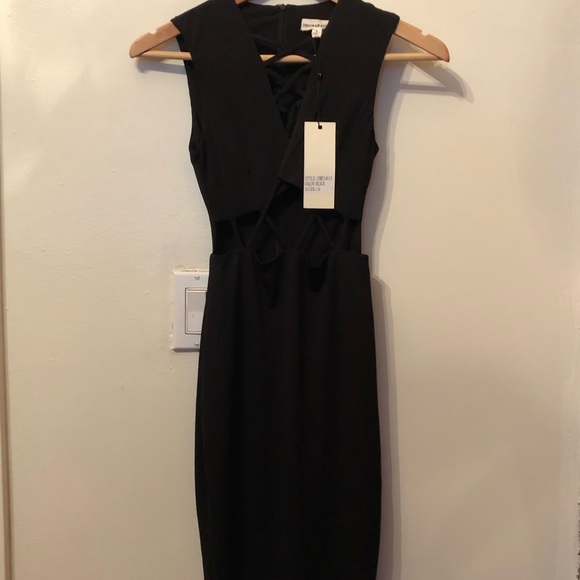 Black Strappy Dance & Marvel Bodycon Midi Dress - Picture 2 of 7